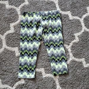 Capris leggings.